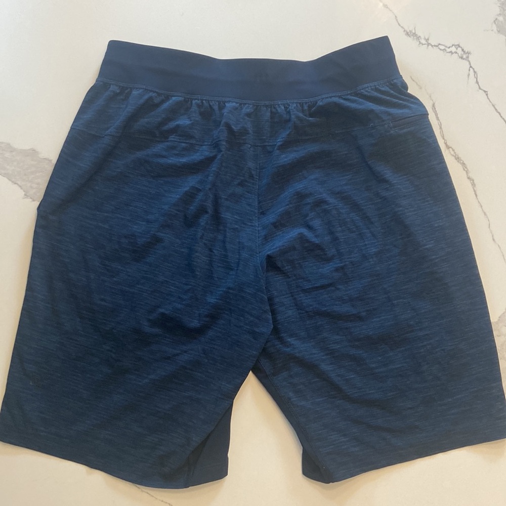 Lululemon mens T.H.E Linerless Shorts 9” - Picture 2 of 3
